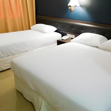 Syaz Meridien Hotel Malacca Exterior foto