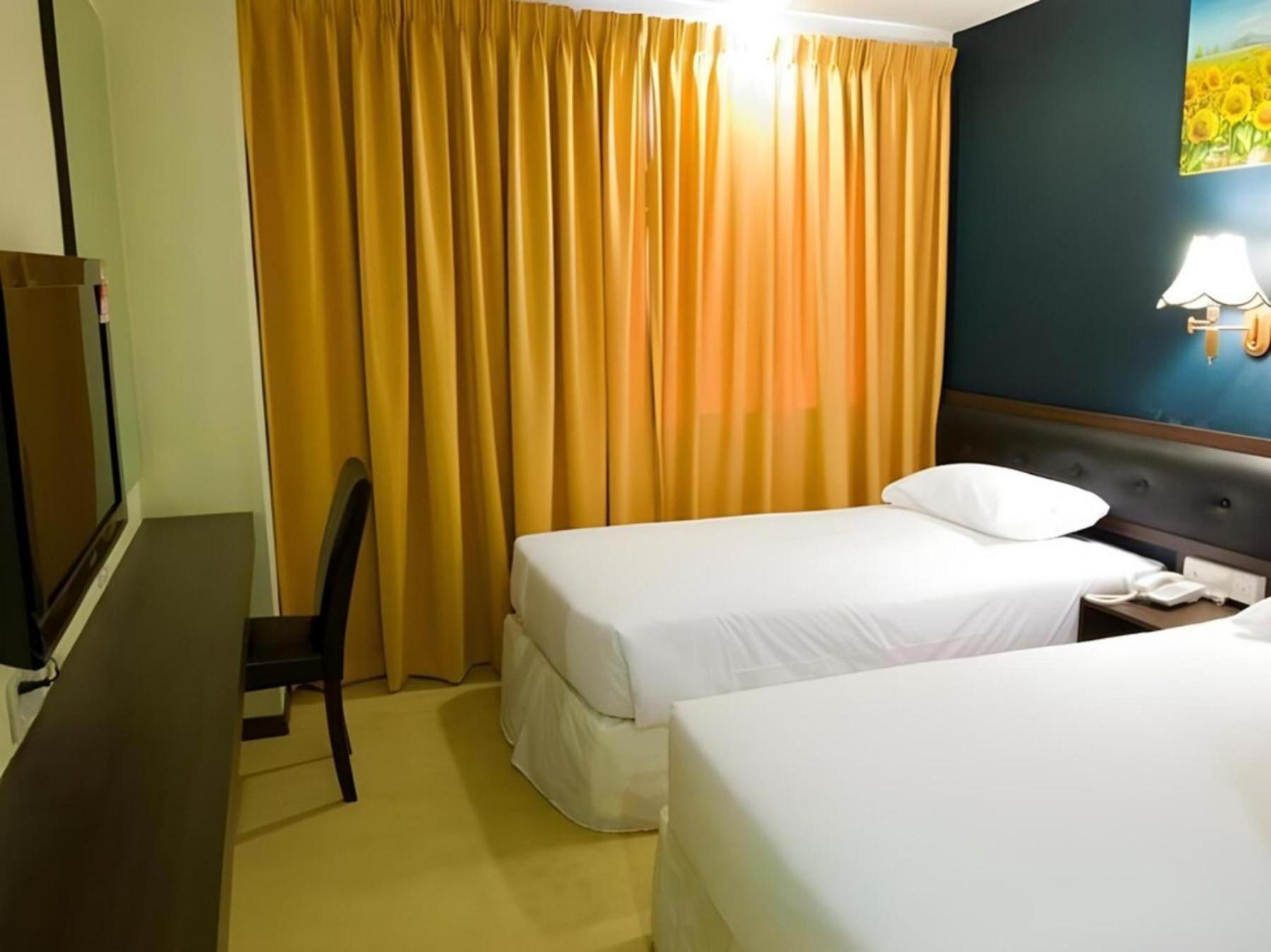 Syaz Meridien Hotel Malacca Exterior foto